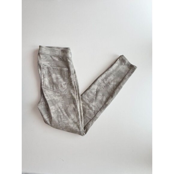 SPANX Jeanish Stone Wash Camo Cropped Skinny Legging Jeans, Size S - Picture 3 of 13